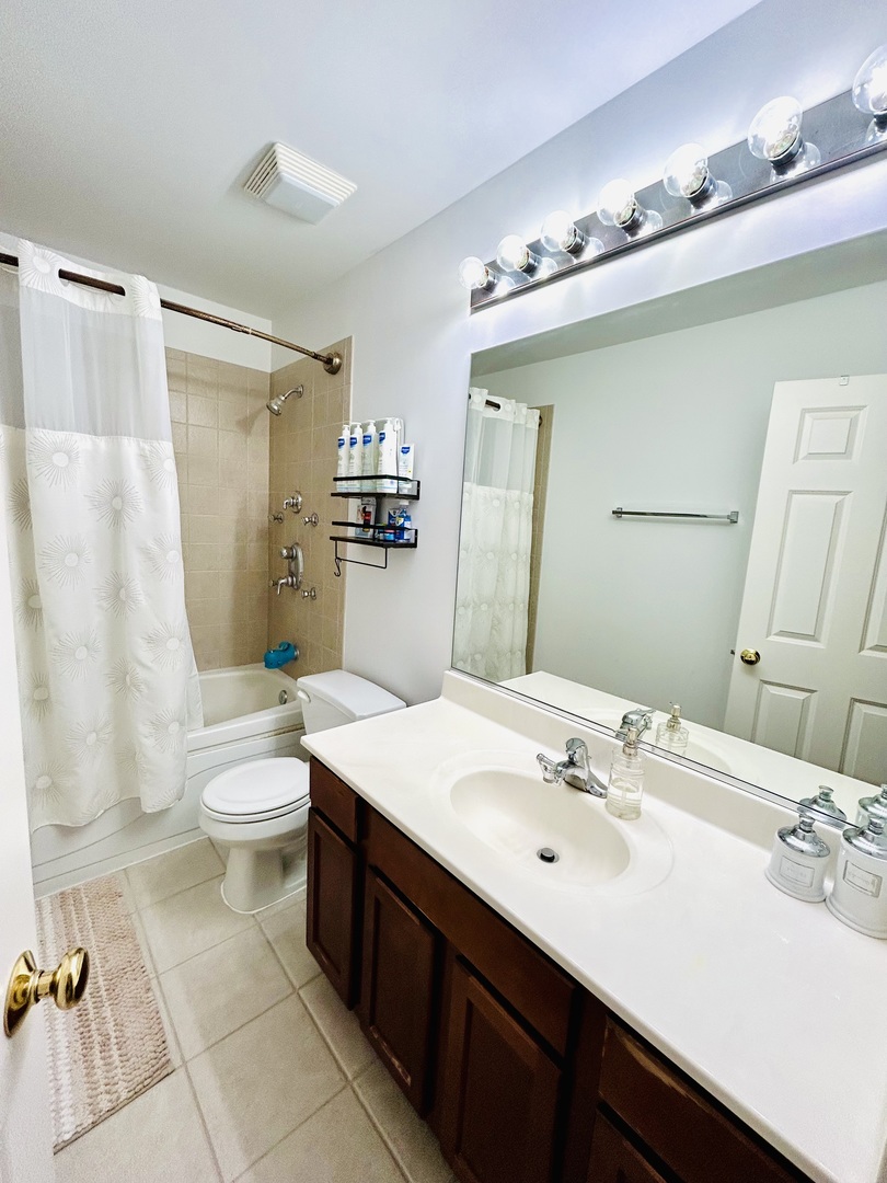 3951 W Ainslie Street Unit: 7