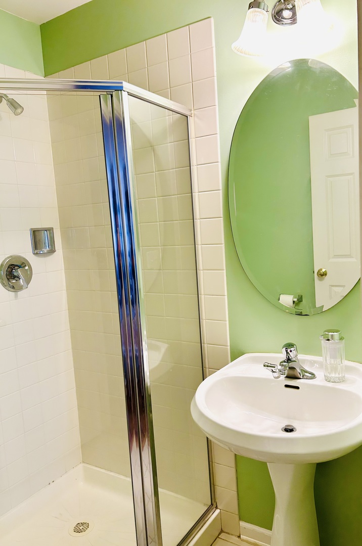 3951 W Ainslie Street Unit: 7