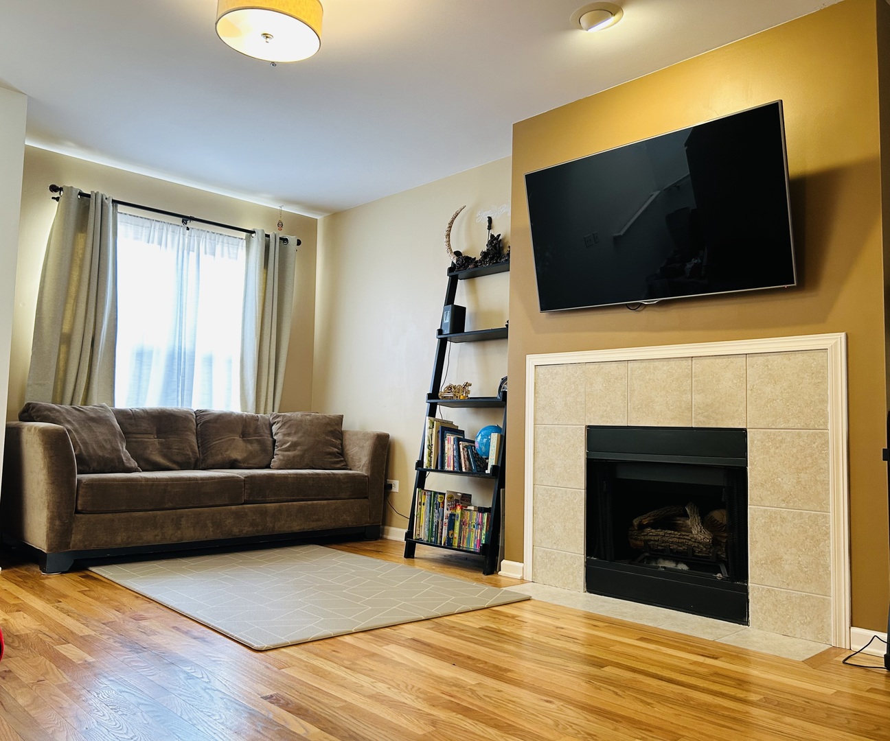 3951 W Ainslie Street Unit: 7