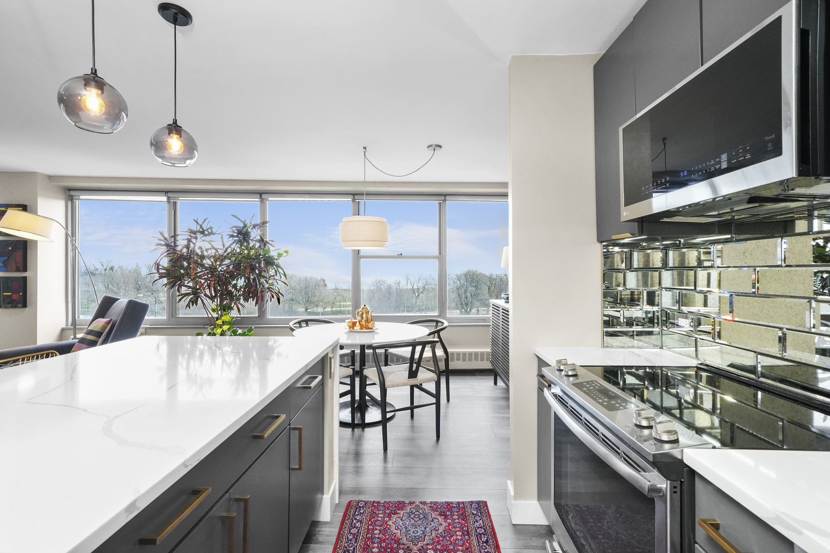 3900 N LAKE SHORE Drive Unit: 6K