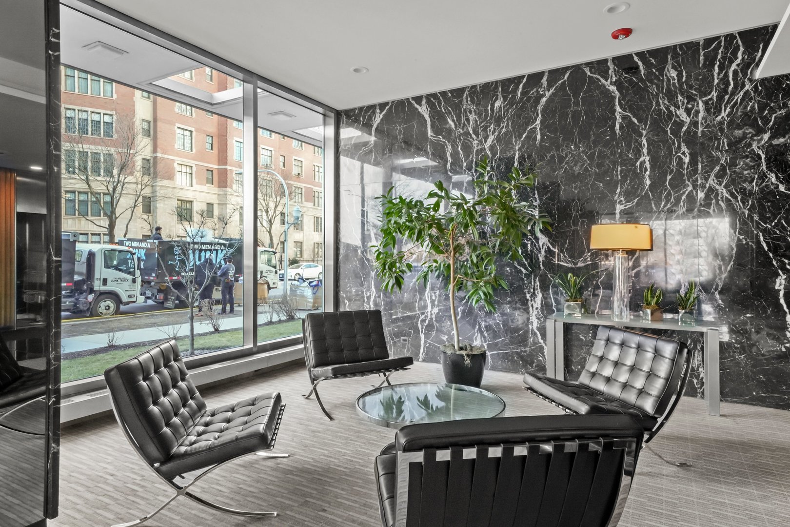 3900 N LAKE SHORE Drive Unit: 6K