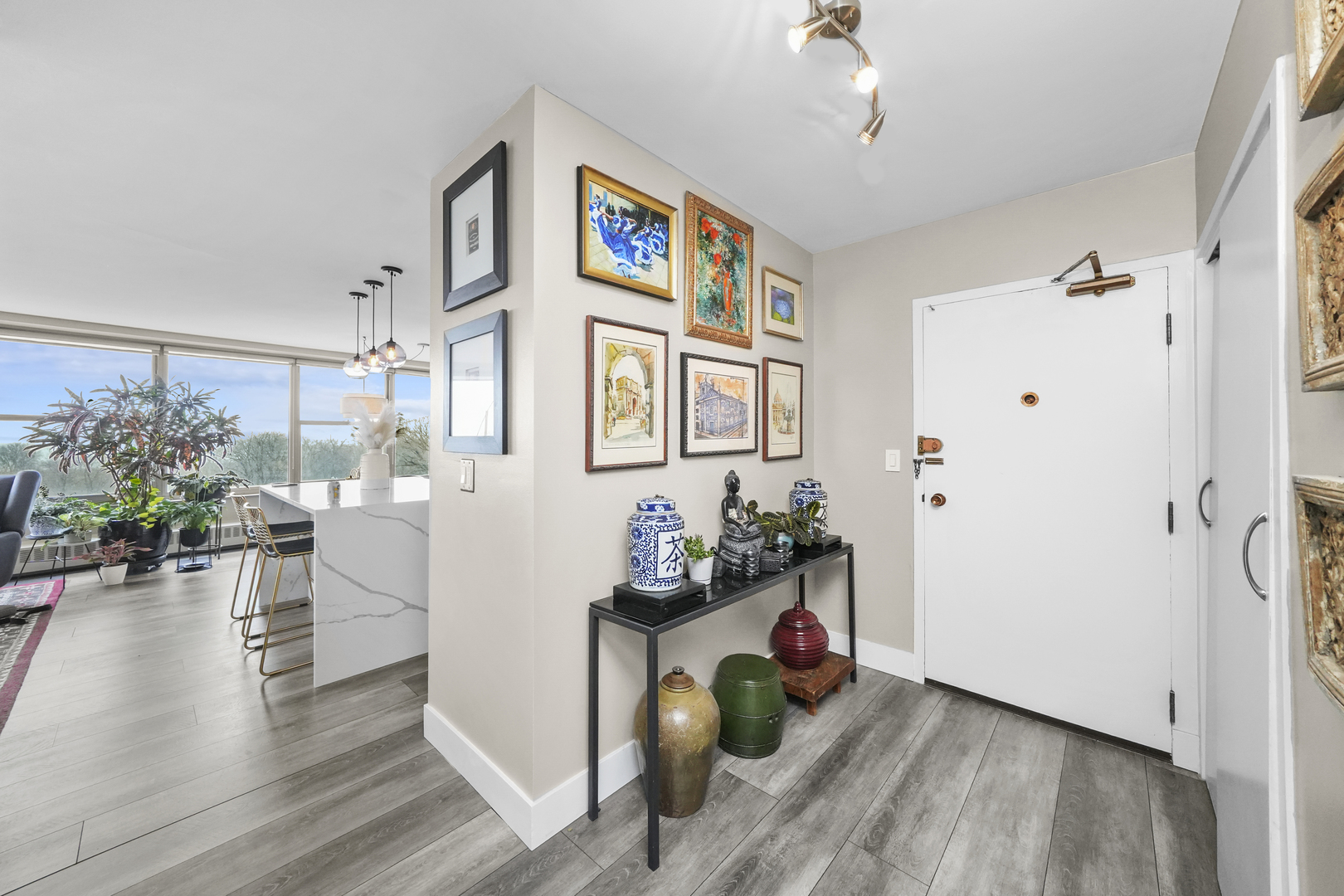 3900 N LAKE SHORE Drive Unit: 6K