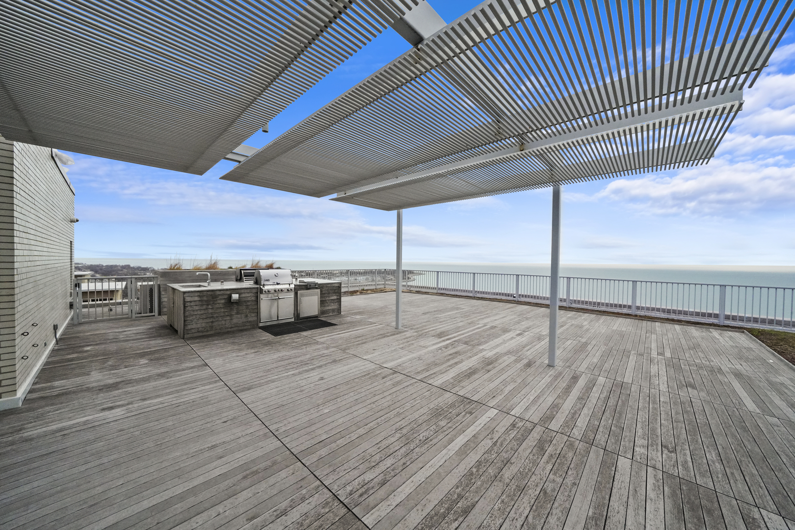 3900 N LAKE SHORE Drive Unit: 6K