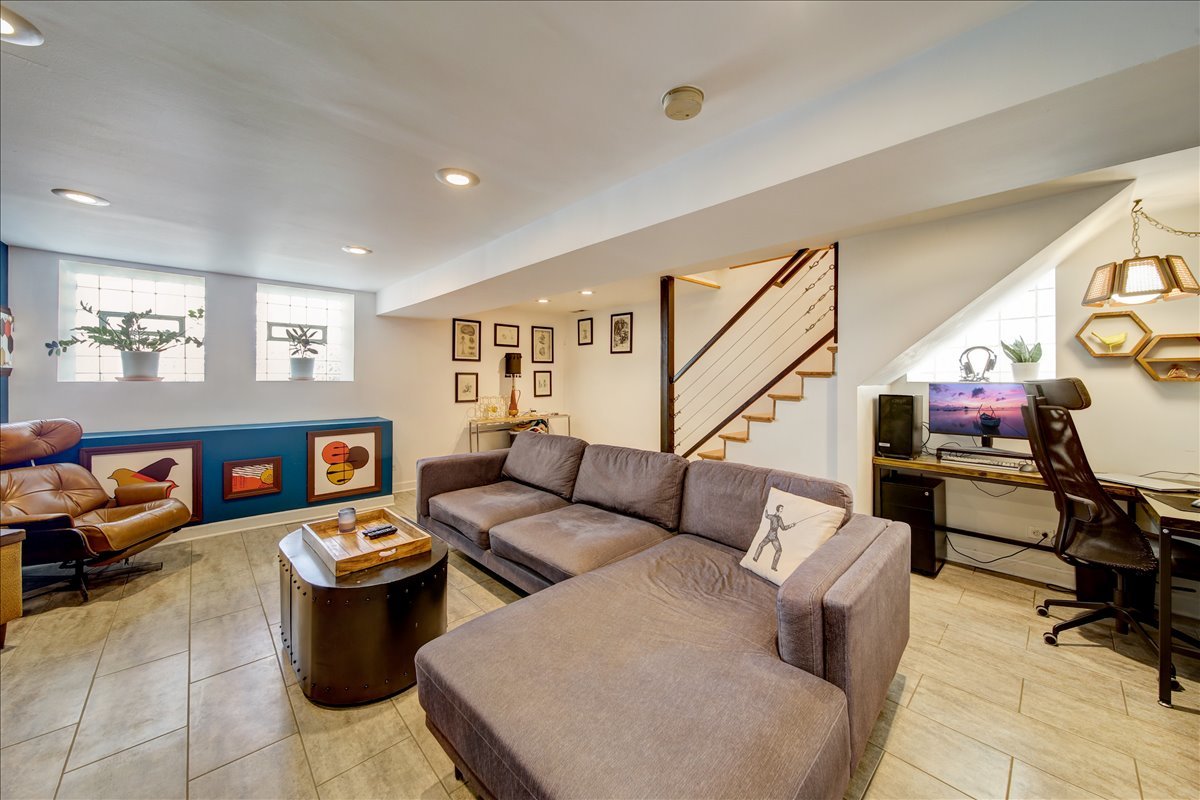 2347 W Ohio Street Unit: 1