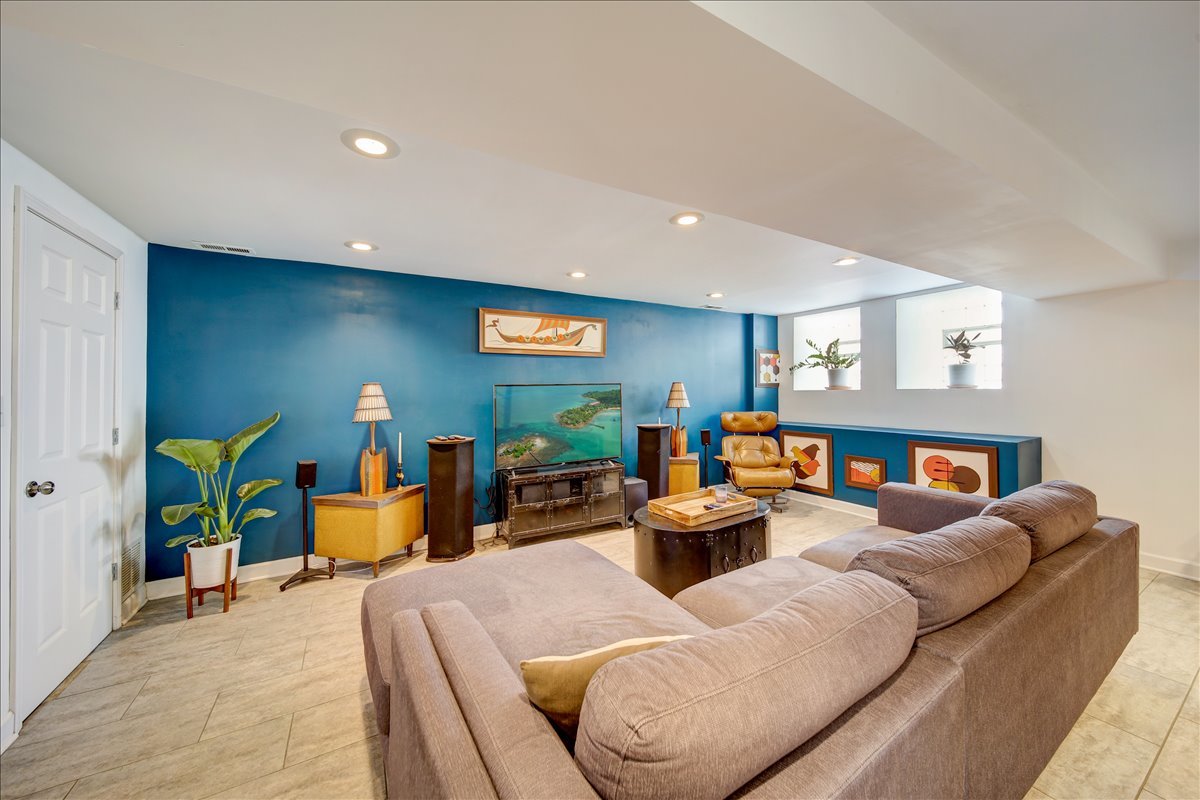 2347 W Ohio Street Unit: 1