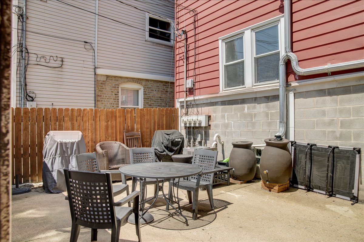 2347 W Ohio Street Unit: 1
