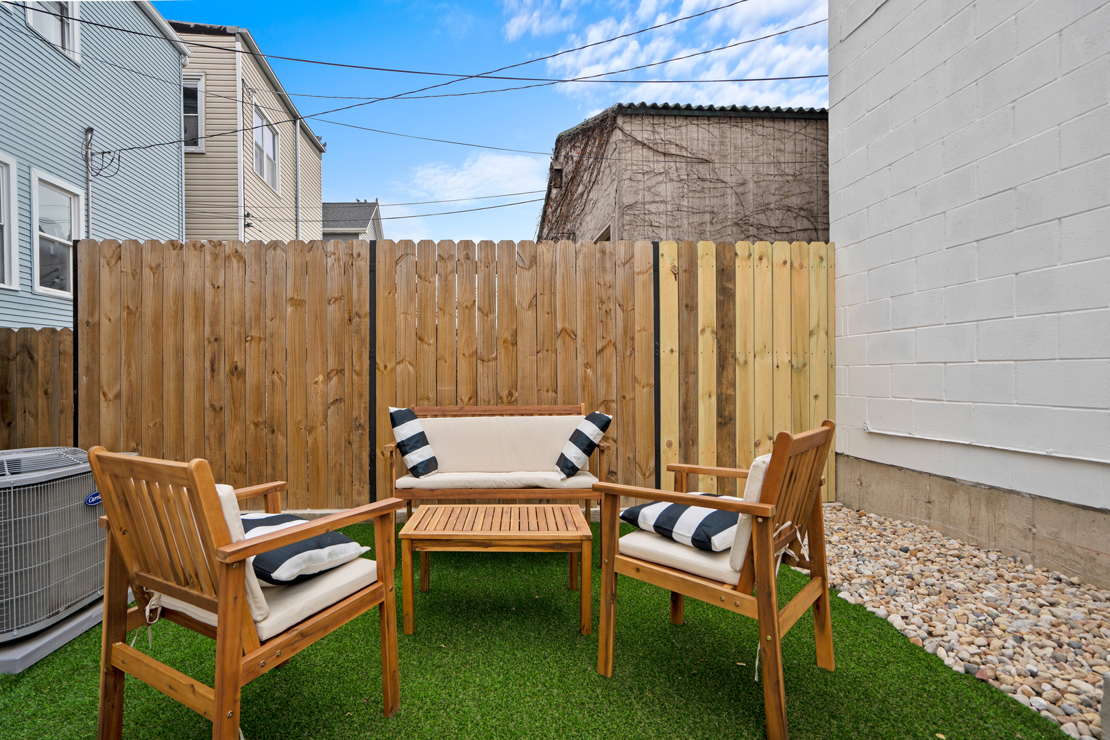 1735 N Albany Avenue Unit: 1