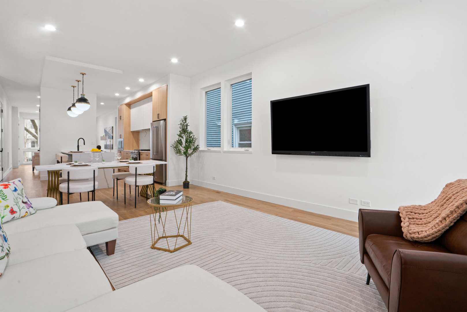 1735 N Albany Avenue Unit: 1