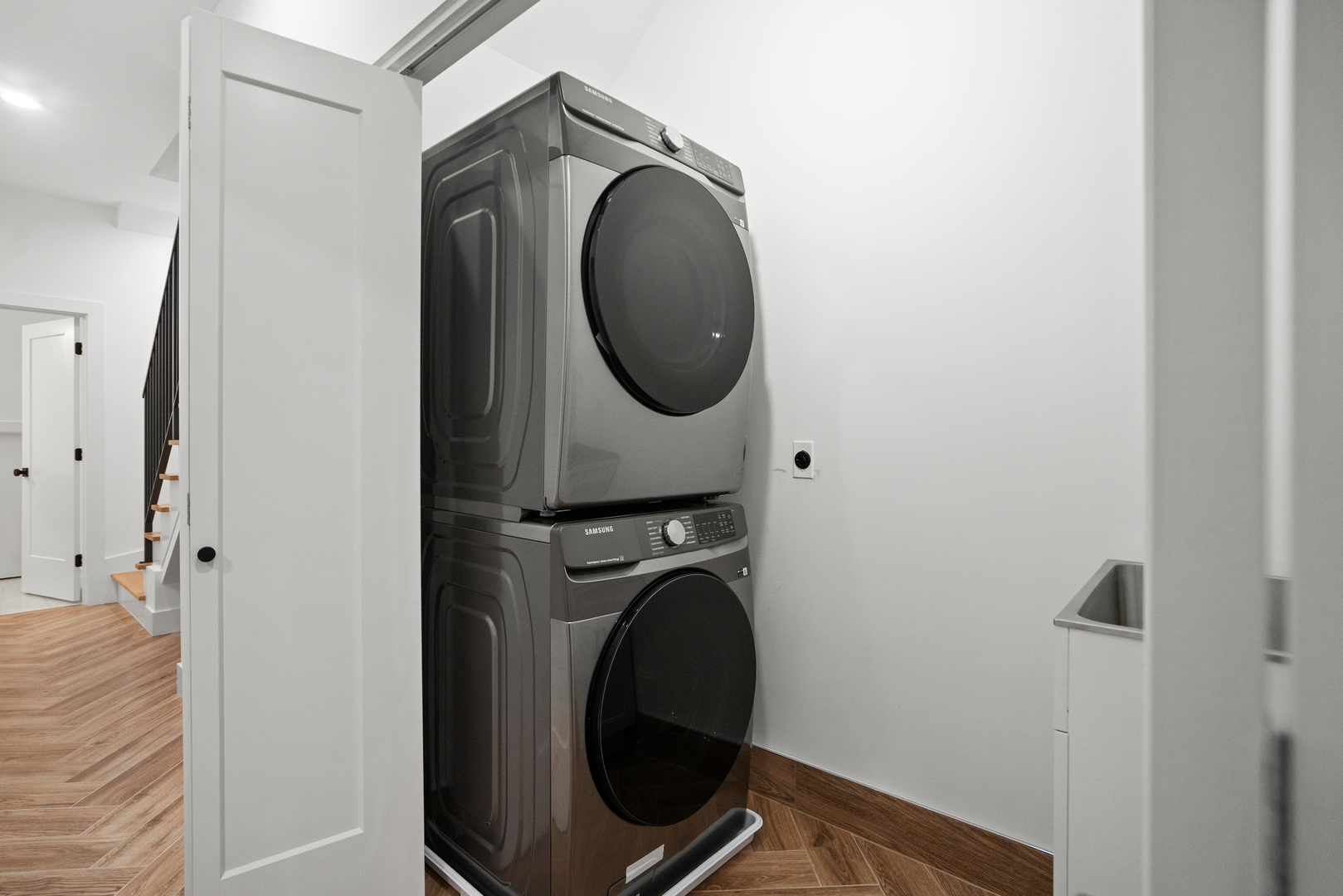 1735 N Albany Avenue Unit: 1