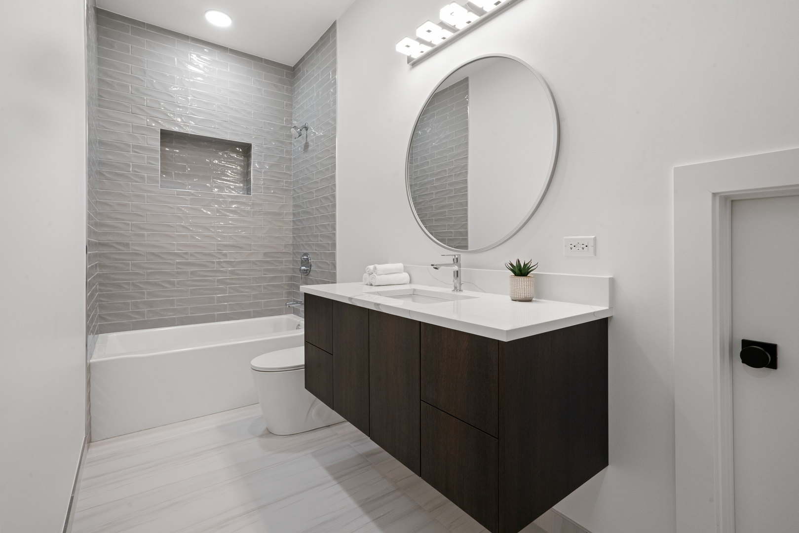 1735 N Albany Avenue Unit: 1