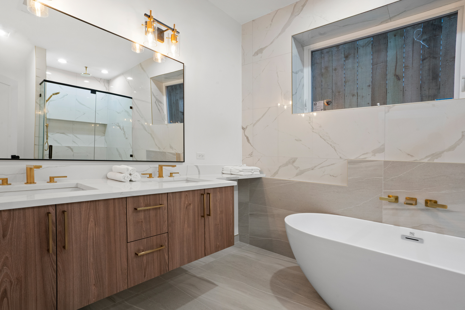 1735 N Albany Avenue Unit: 1