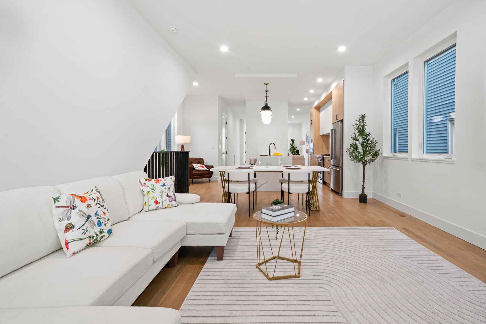 1735 N Albany Avenue Unit: 1