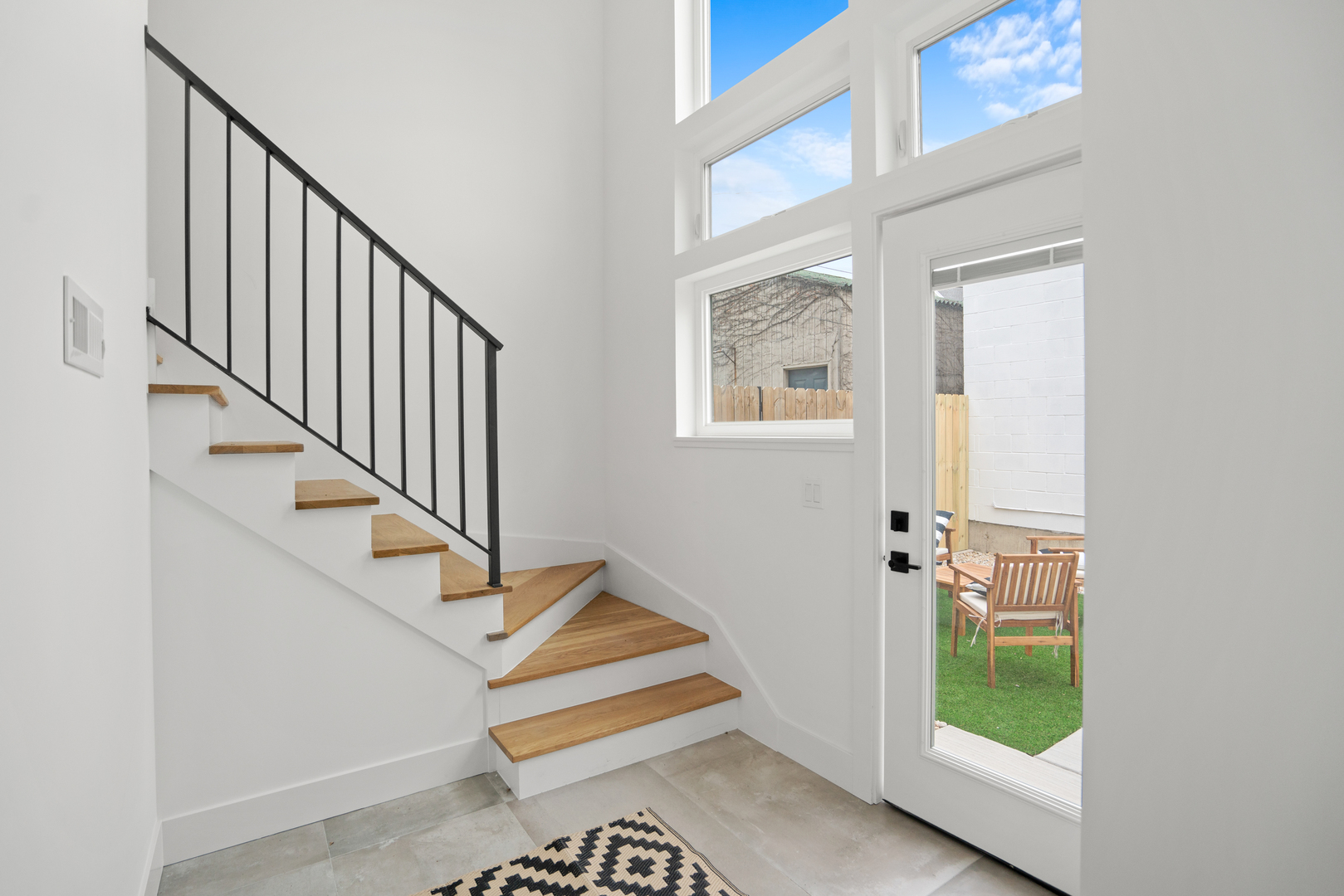 1735 N Albany Avenue Unit: 1