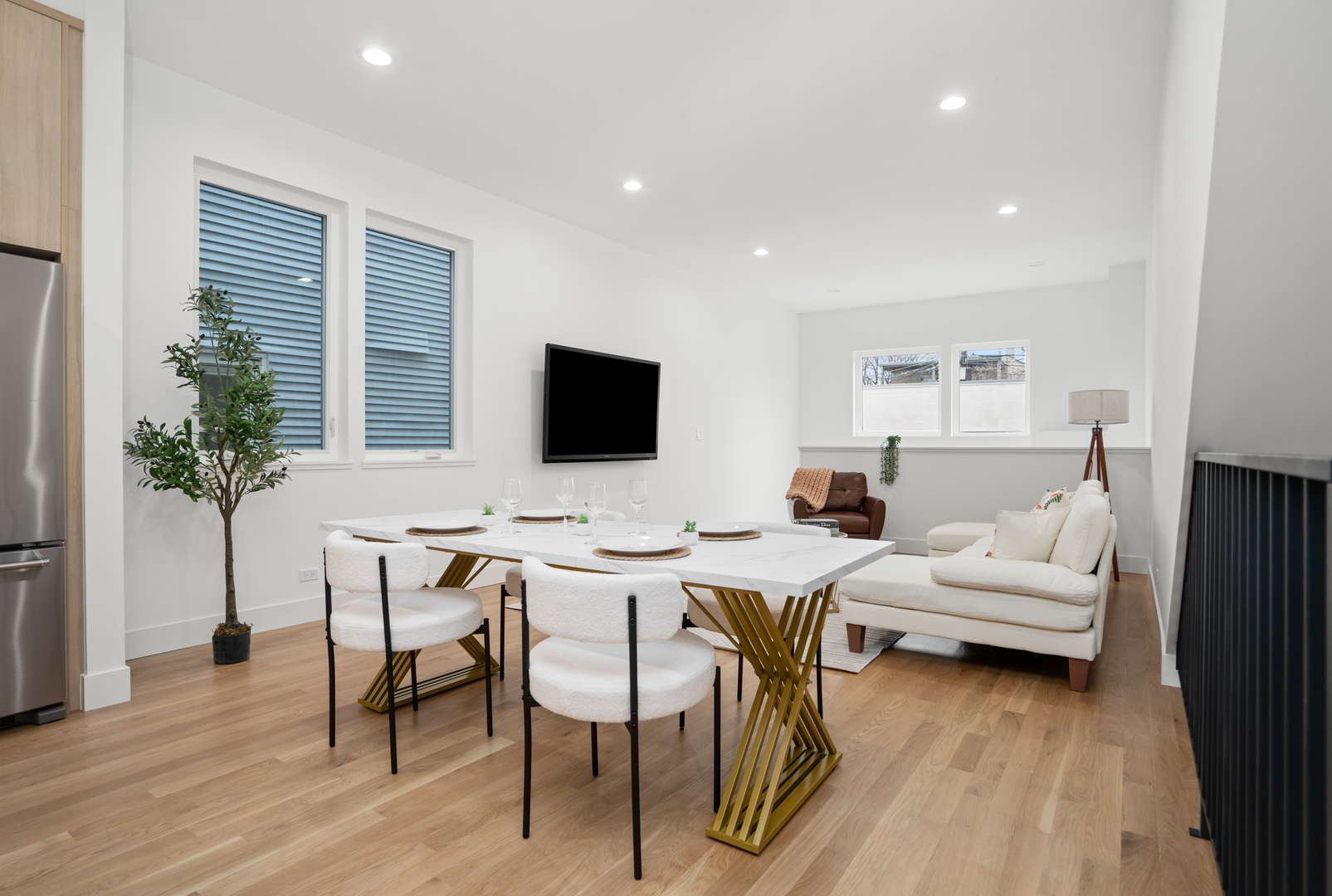 1735 N Albany Avenue Unit: 1