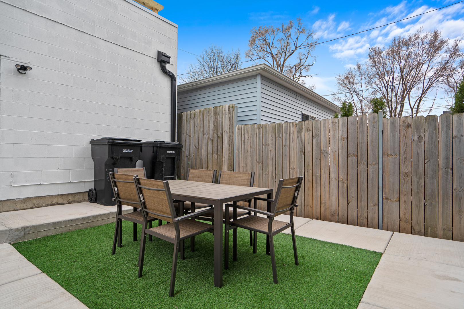 1735 N Albany Avenue Unit: 1