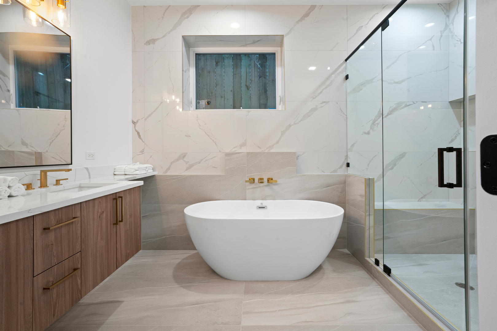 1735 N Albany Avenue Unit: 1