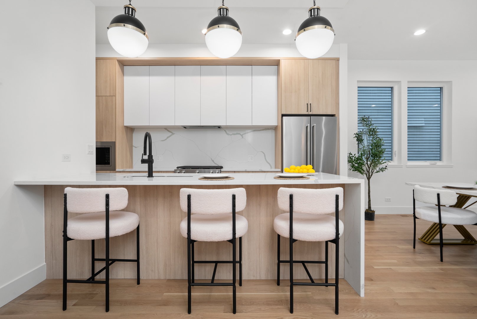 1735 N Albany Avenue Unit: 1