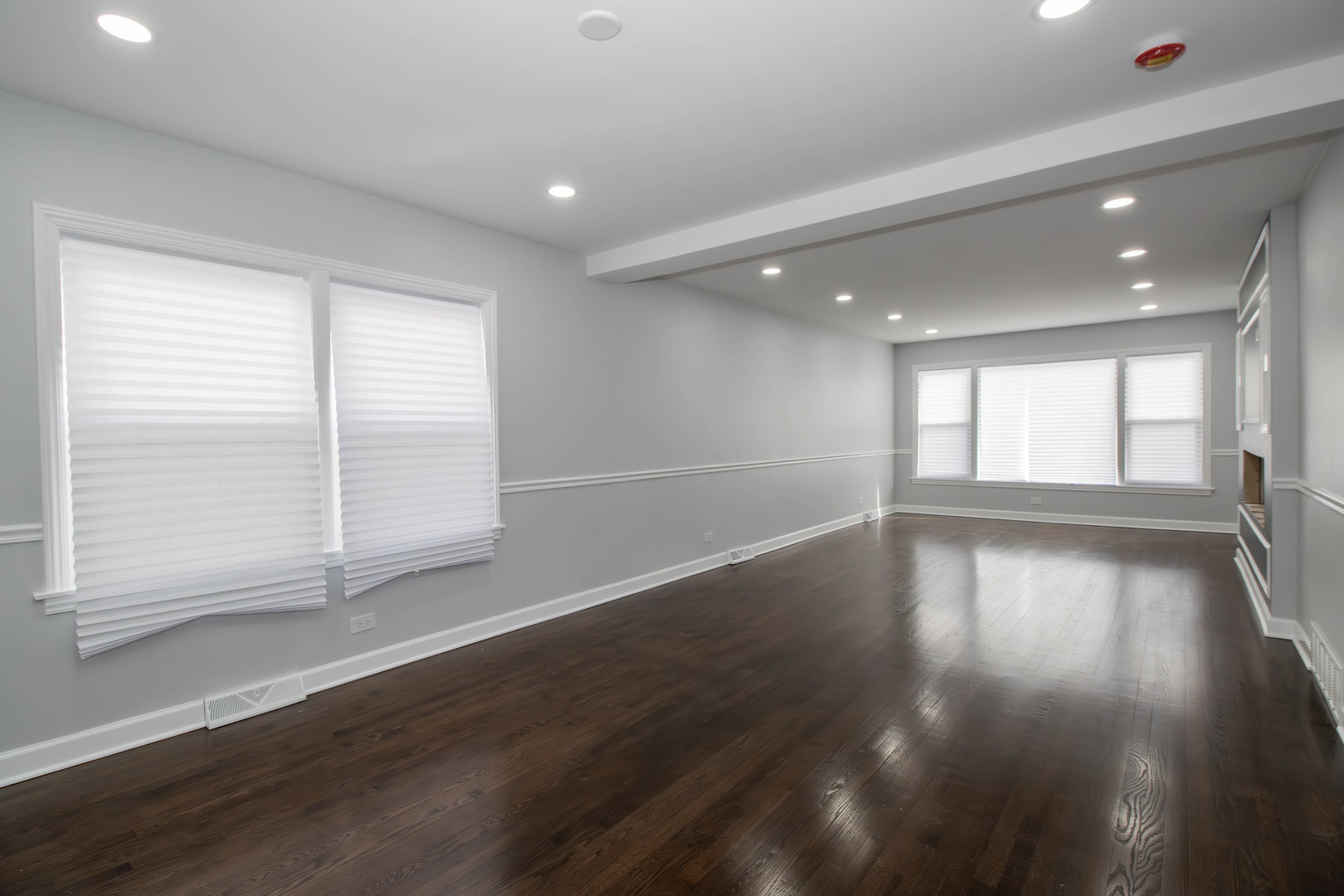 9048 S LUELLA Avenue