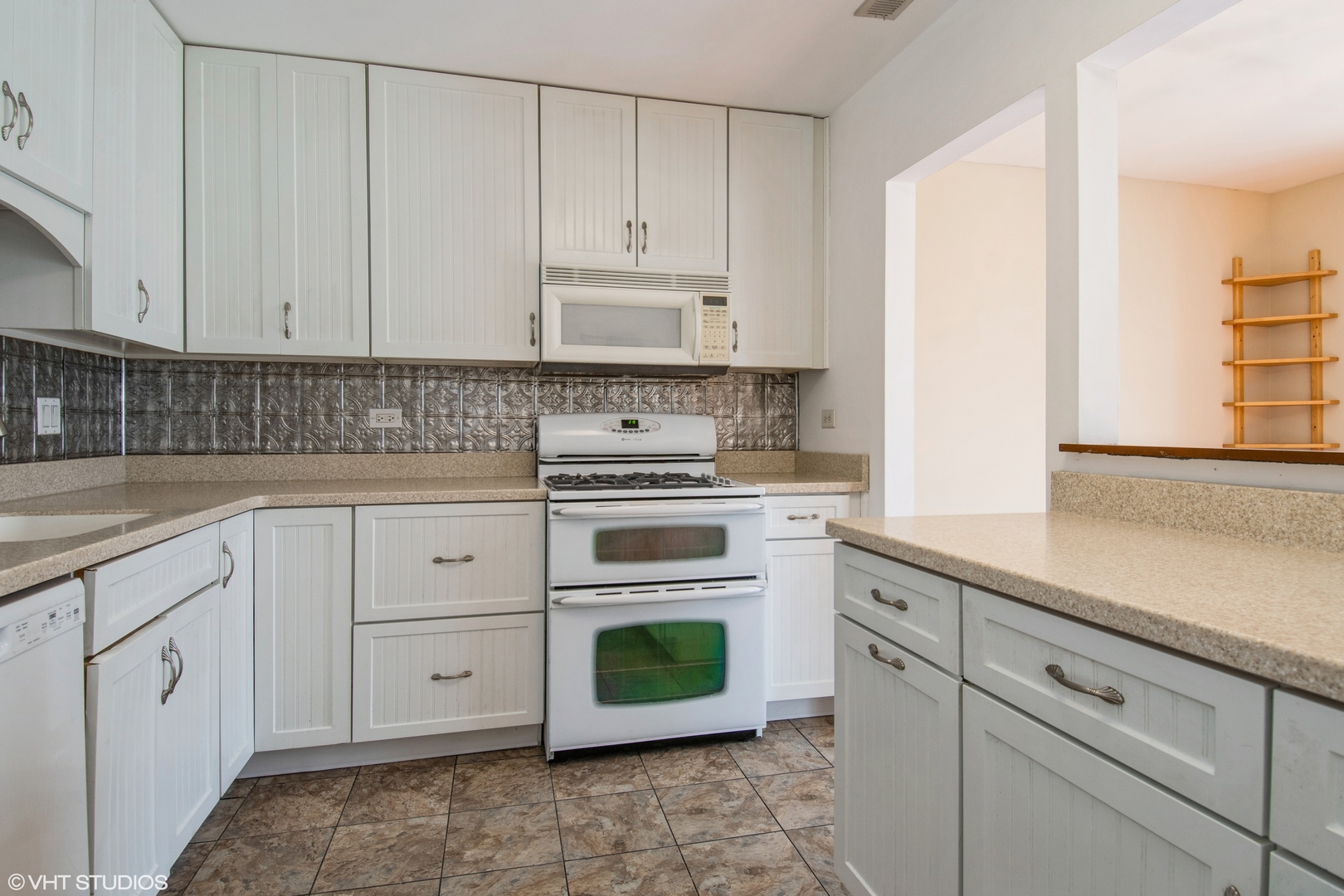 7010 Dover Court Unit: 203