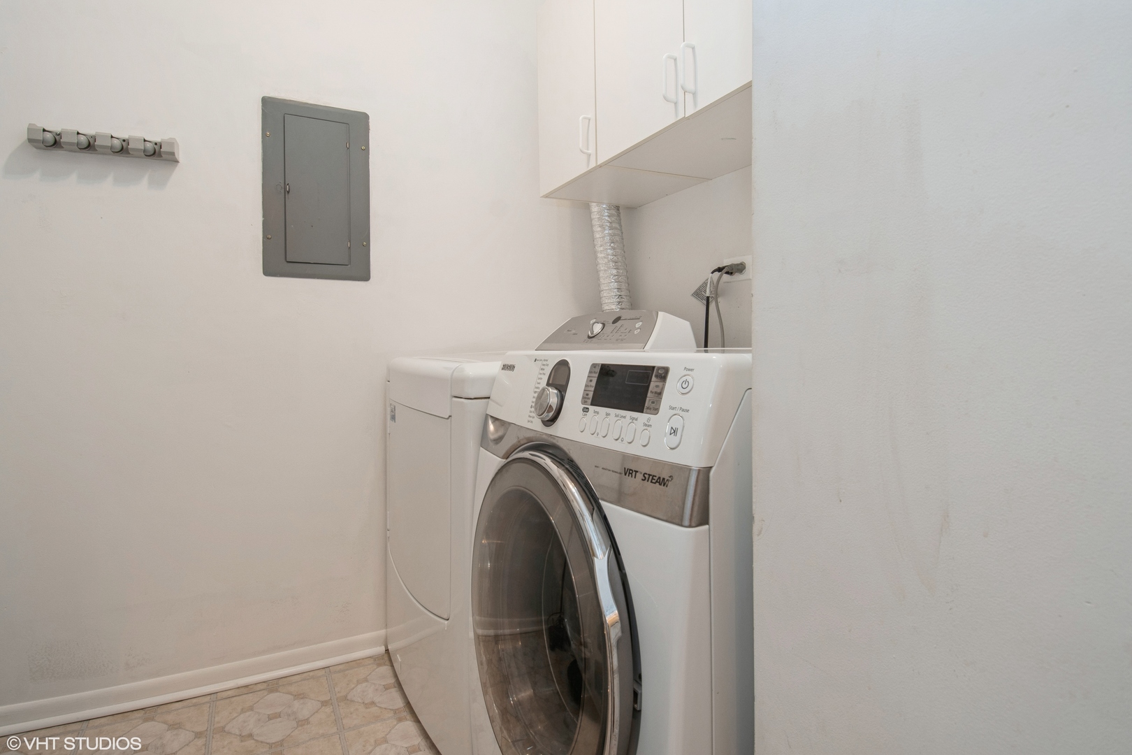 7010 Dover Court Unit: 203