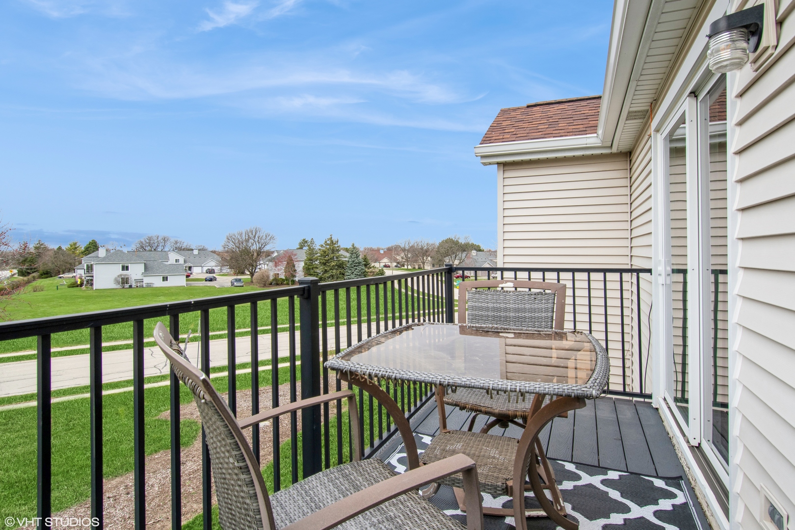 7010 Dover Court Unit: 203