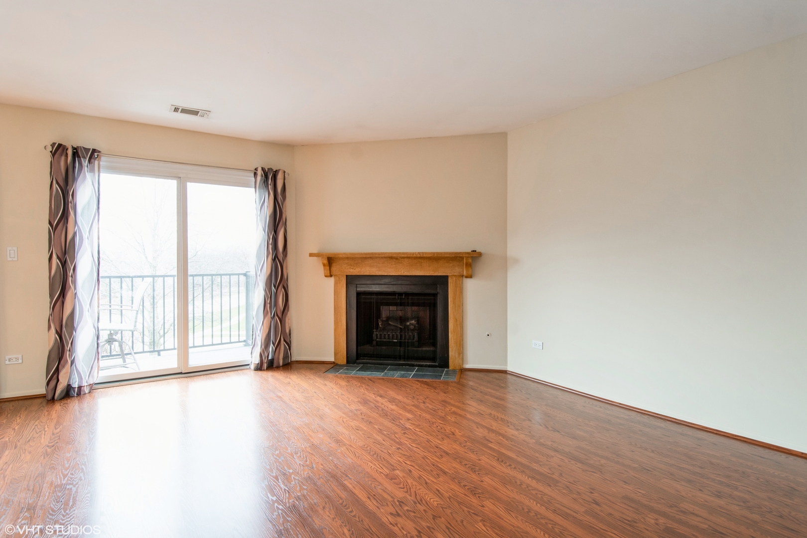 7010 Dover Court Unit: 203