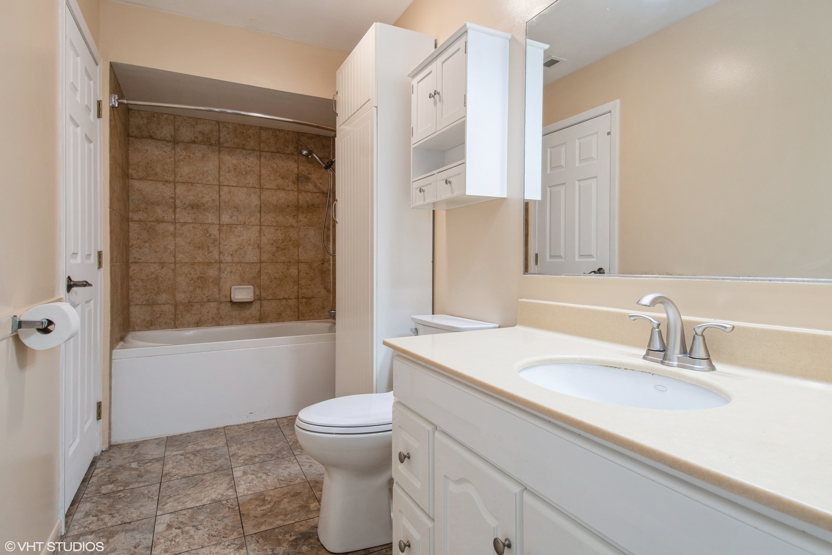 7010 Dover Court Unit: 203