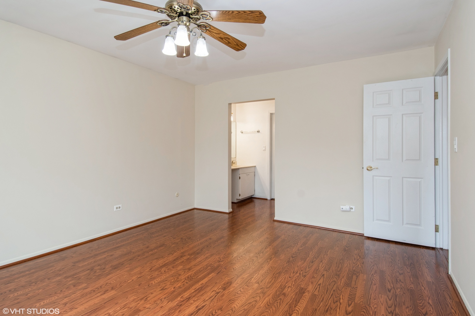 7010 Dover Court Unit: 203