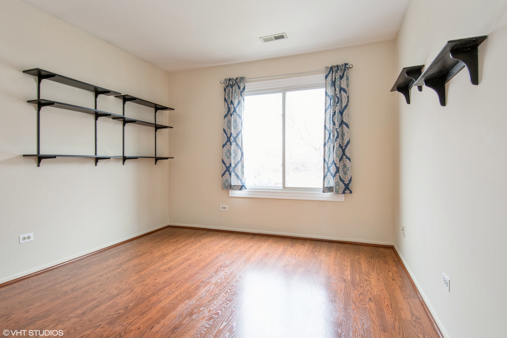 7010 Dover Court Unit: 203