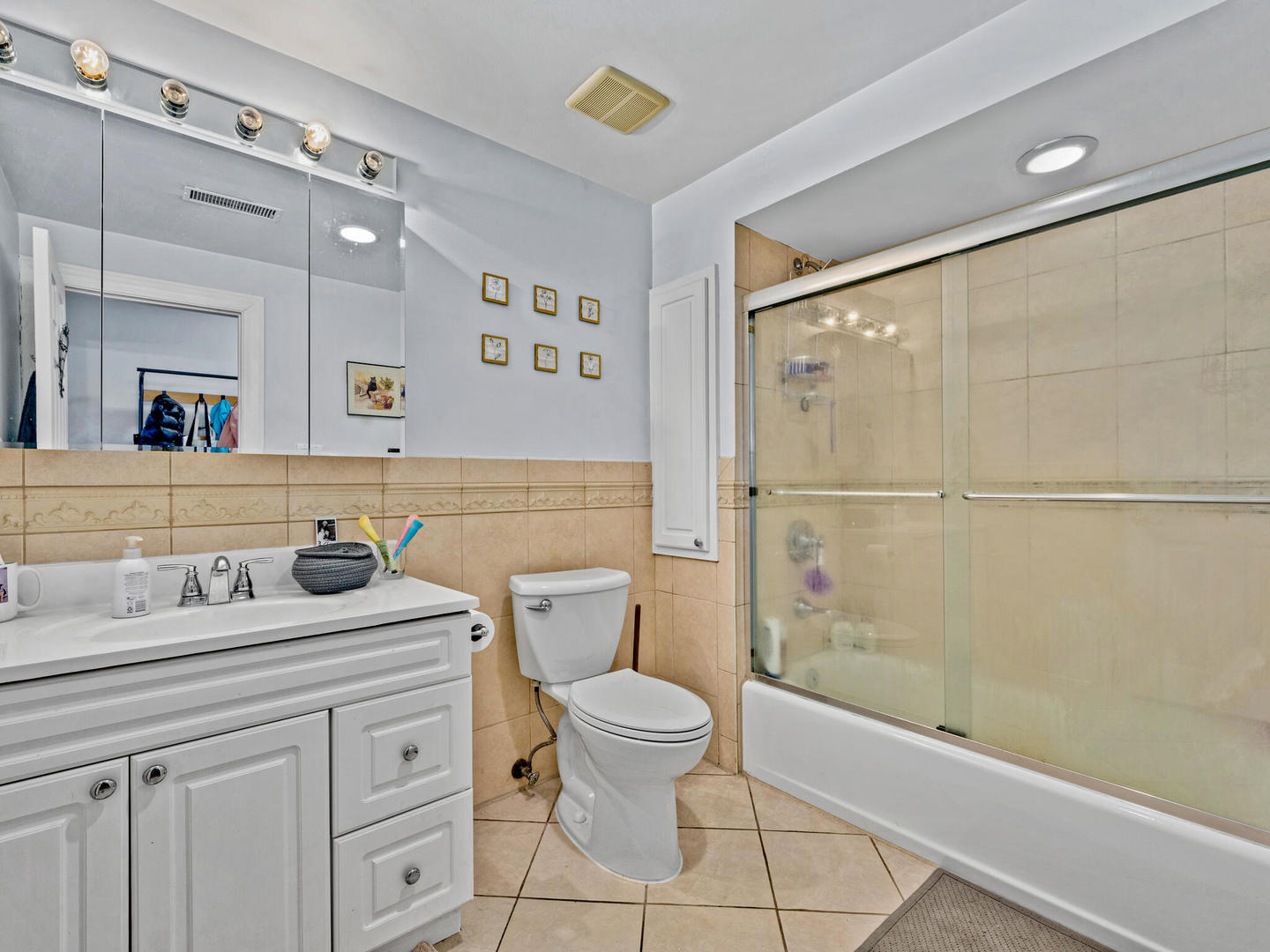 1307 W Foster Avenue Unit: 1G