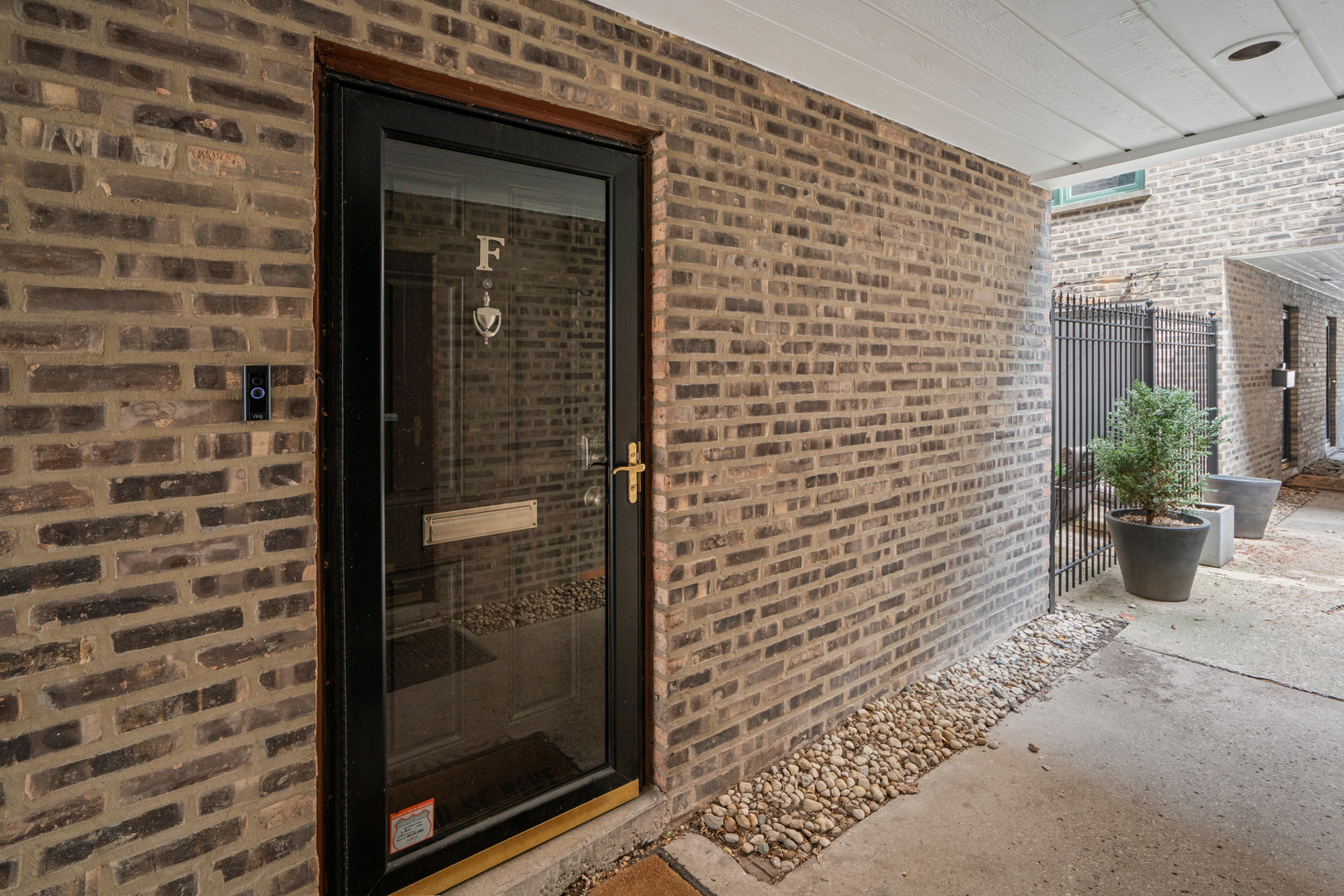 1719 N MOHAWK Street Unit: F