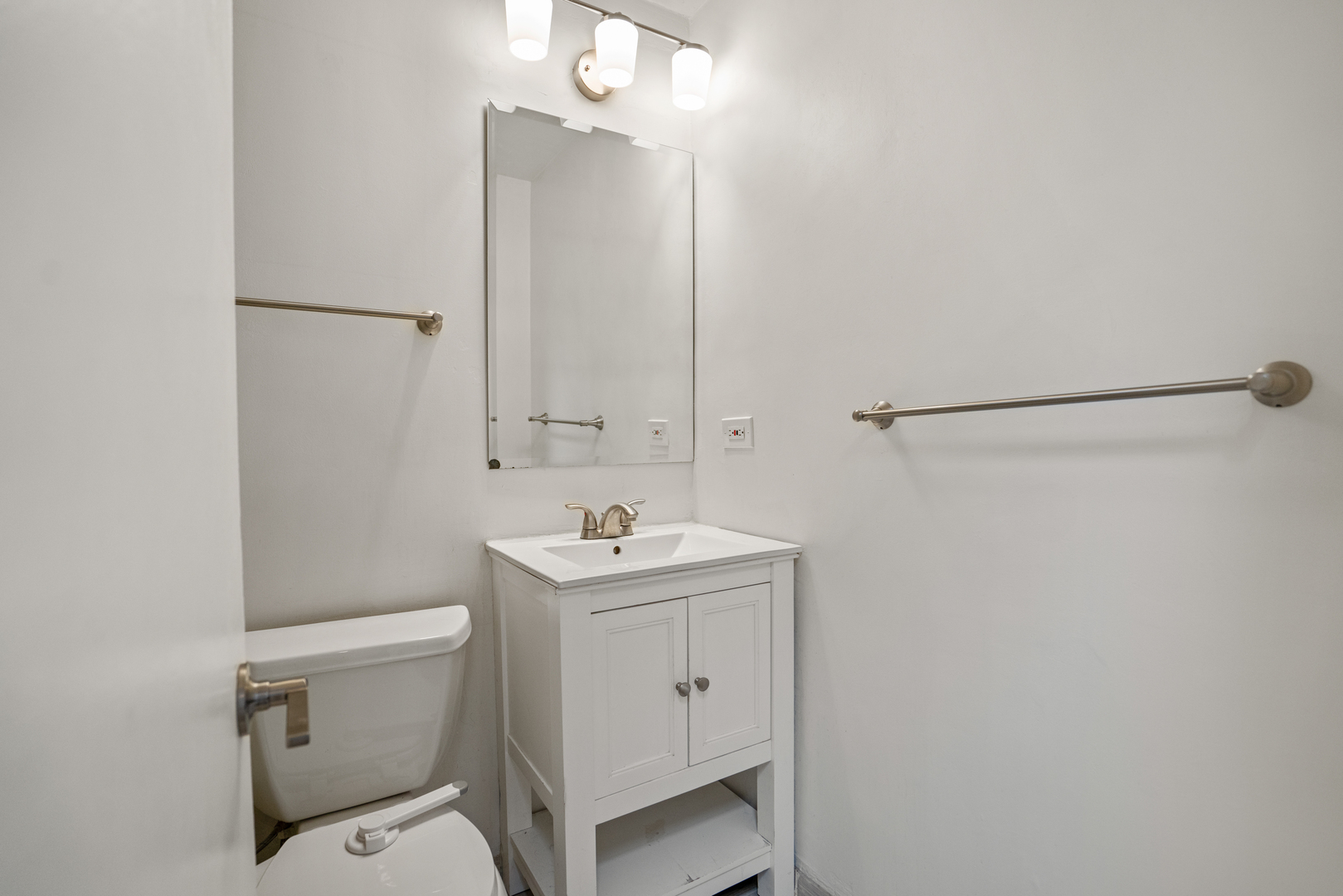 1719 N MOHAWK Street Unit: F