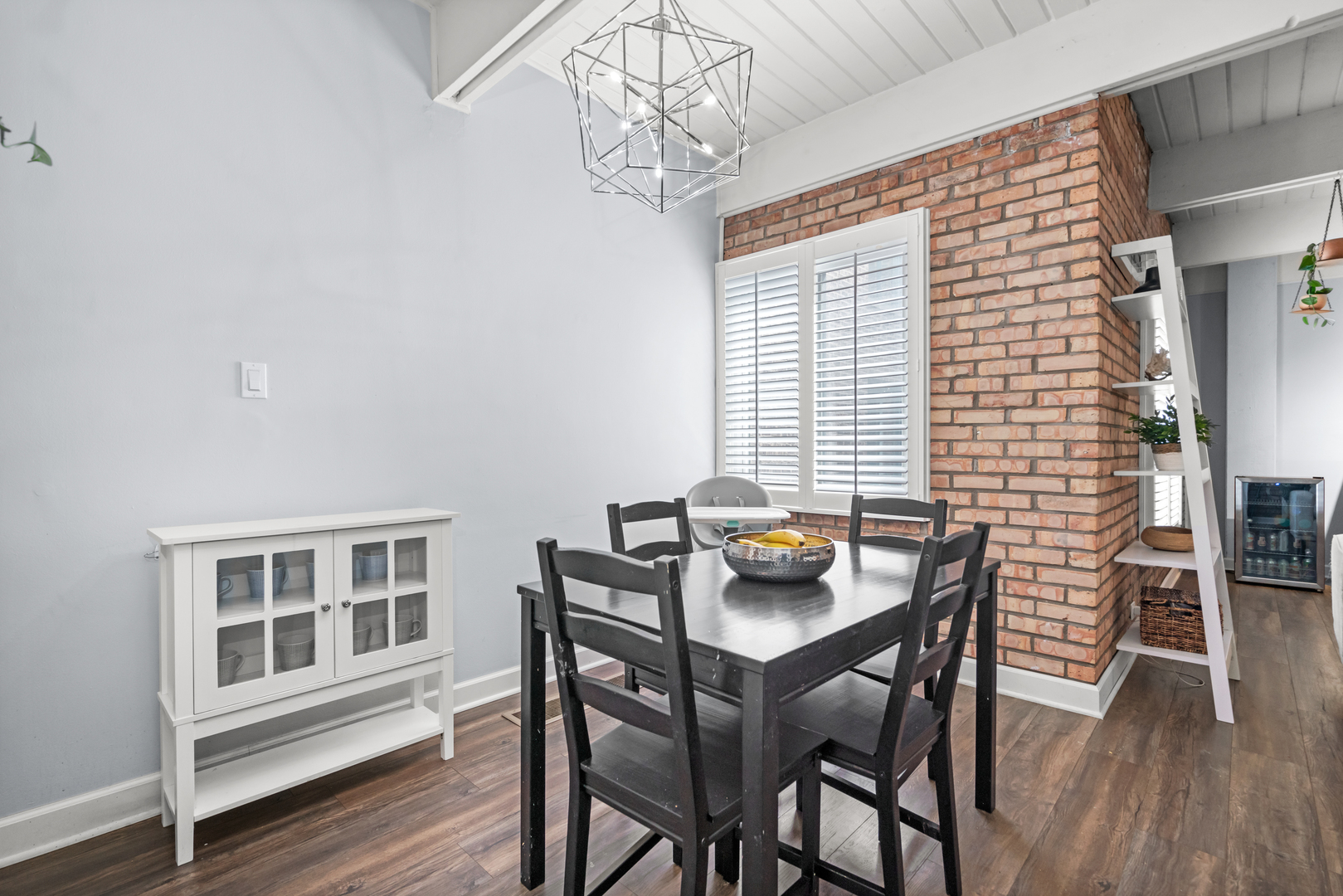 1719 N MOHAWK Street Unit: F