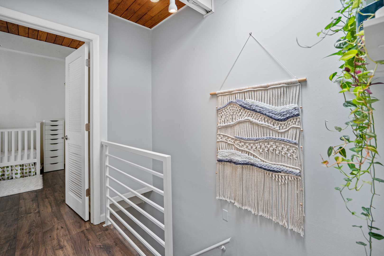 1719 N MOHAWK Street Unit: F