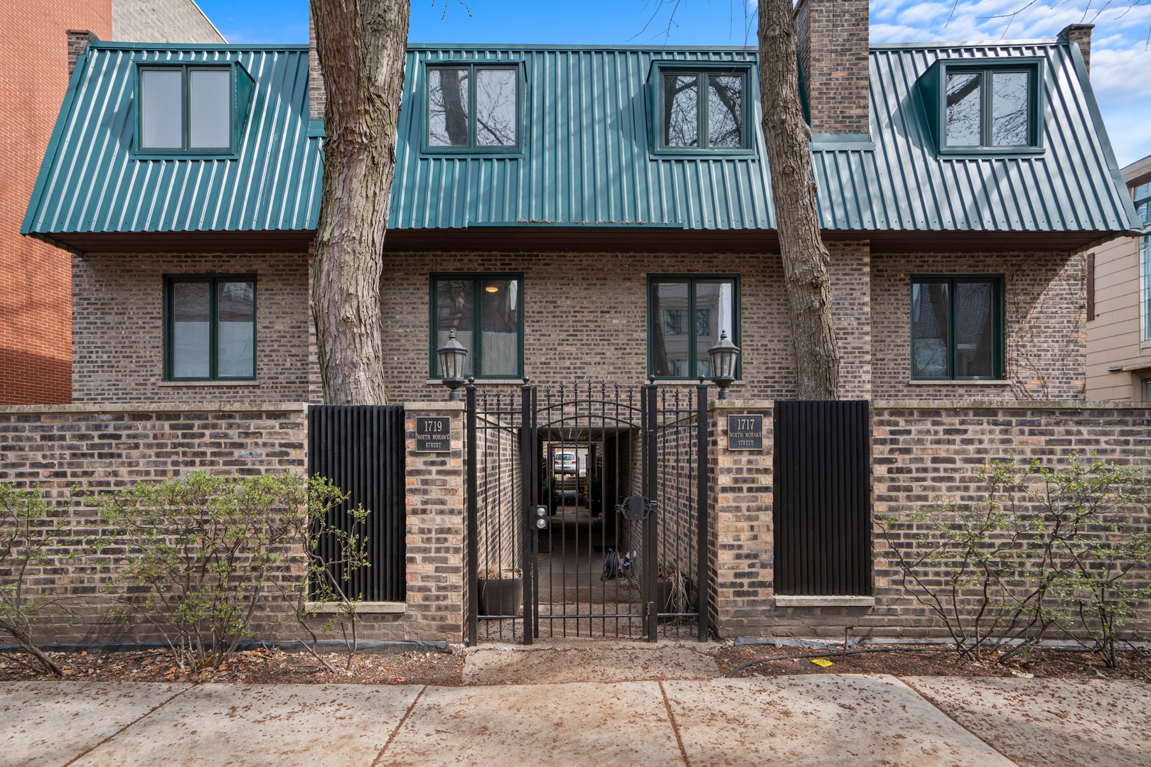 1719 N MOHAWK Street Unit: F