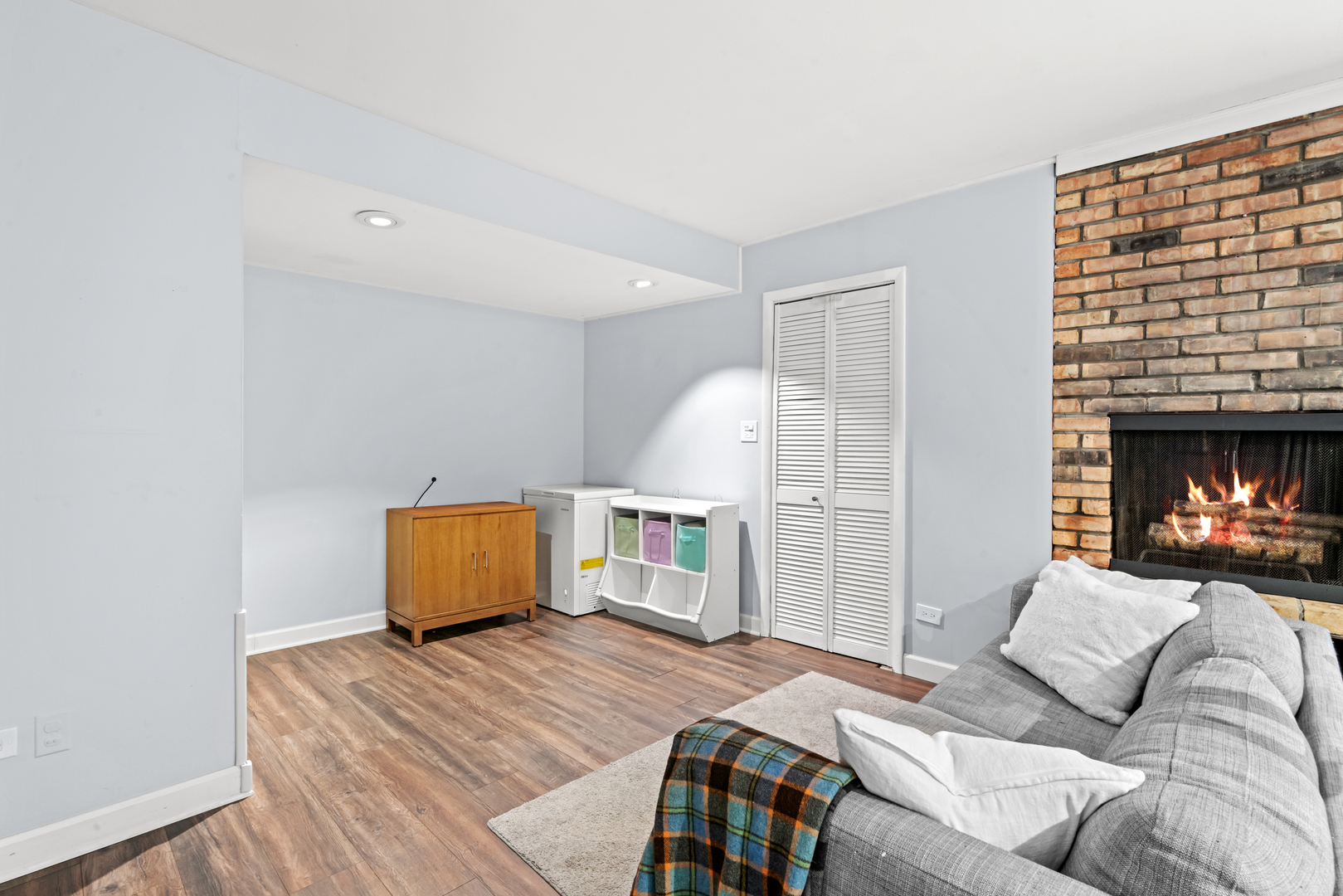 1719 N MOHAWK Street Unit: F