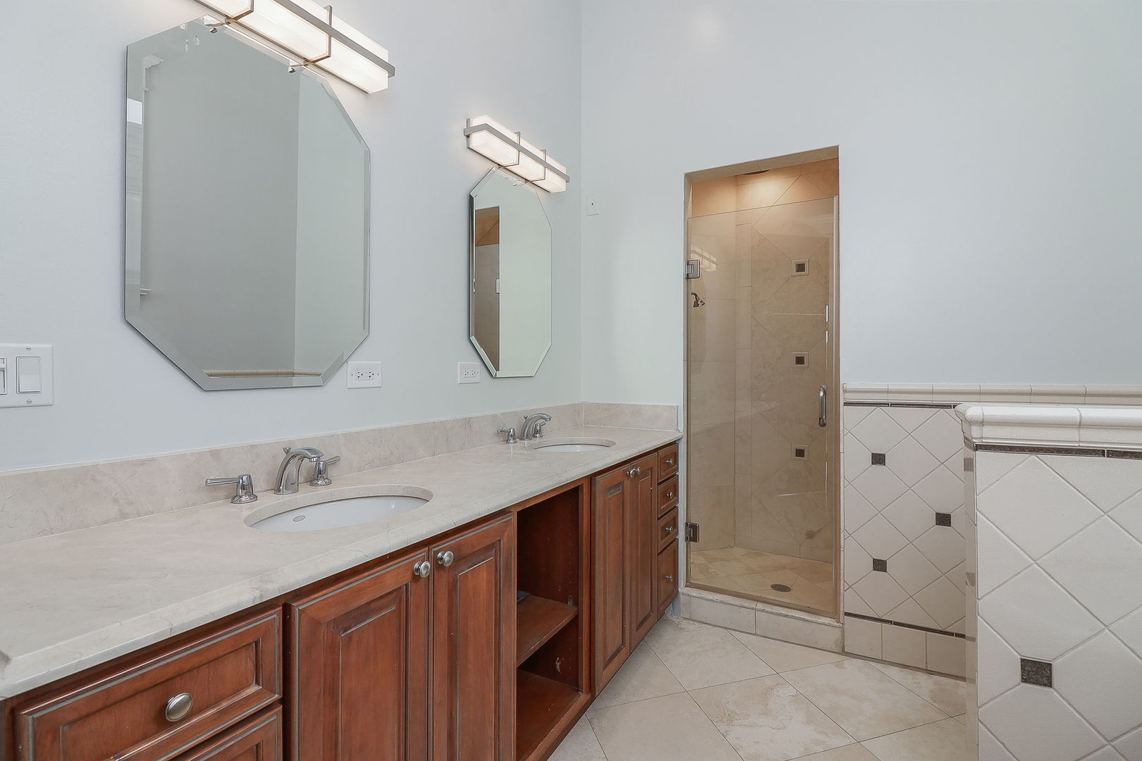 1716 N Dayton Street