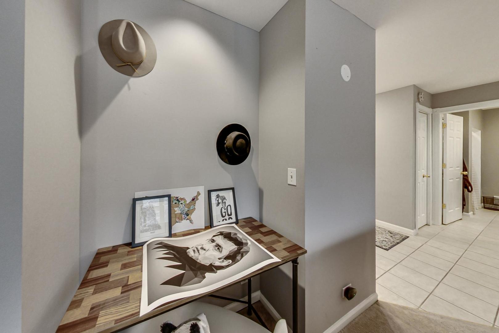 2909 N SHERIDAN Road Unit: 104