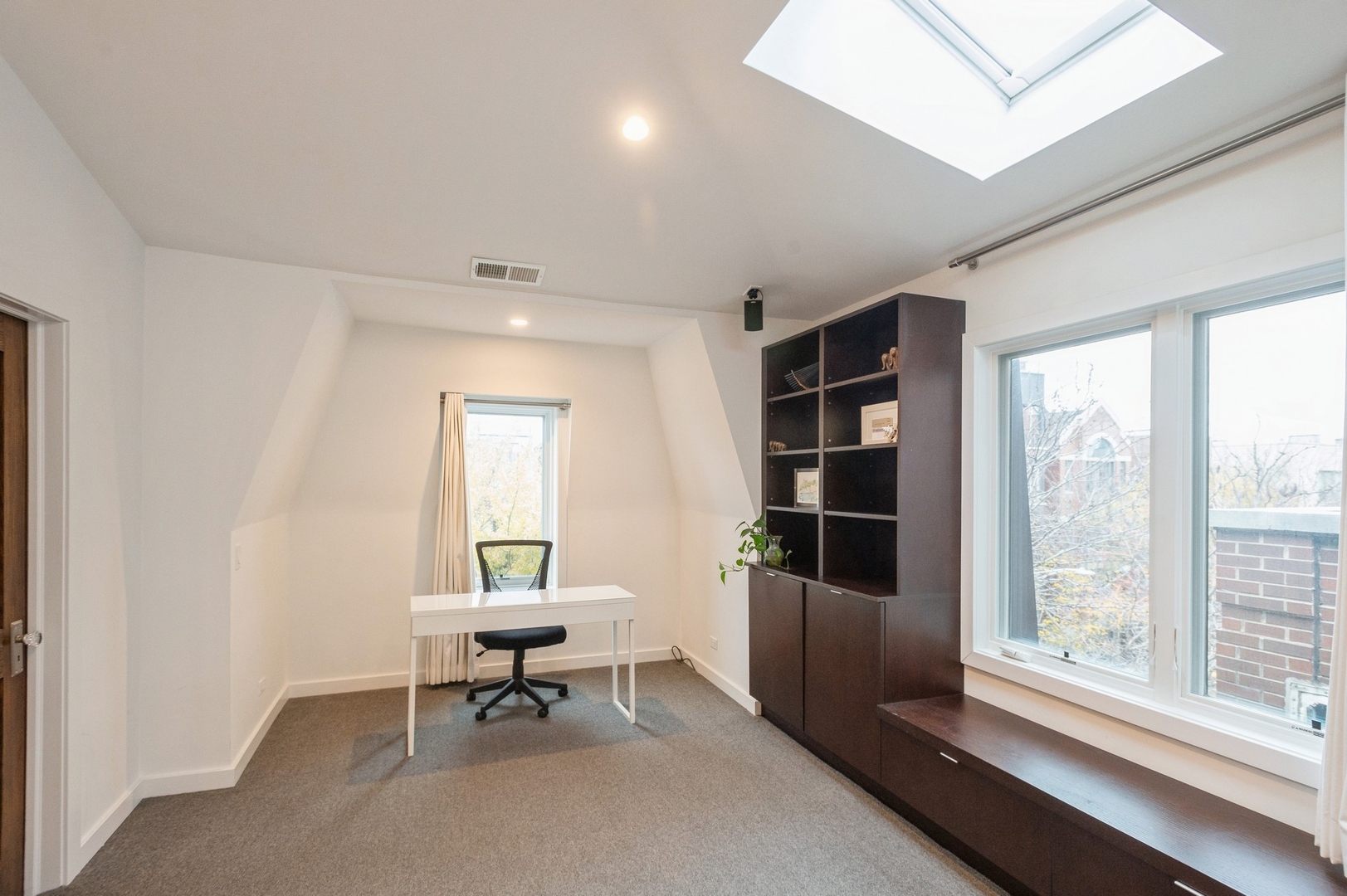 1643 W Julian Street