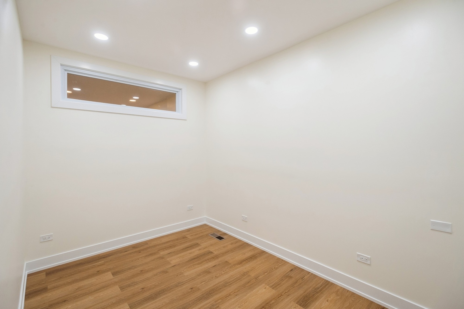 1643 W Julian Street