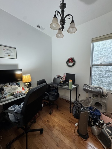 2425 N Clybourn Avenue Unit: 2M