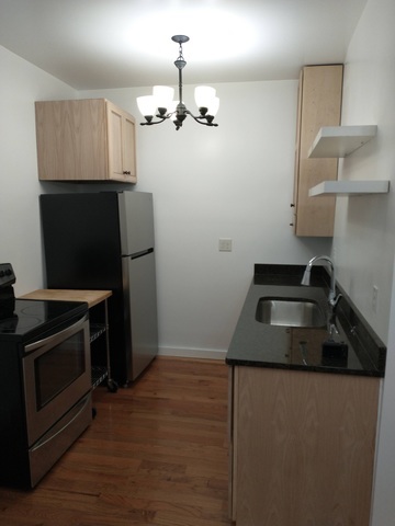 2425 N Clybourn Avenue Unit: 2M