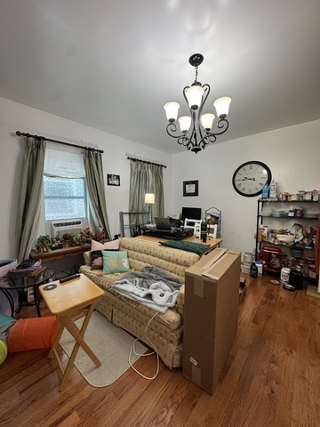 2425 N Clybourn Avenue Unit: 2M