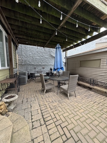 2425 N Clybourn Avenue Unit: 2M
