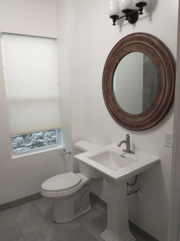 2425 N Clybourn Avenue Unit: 2M