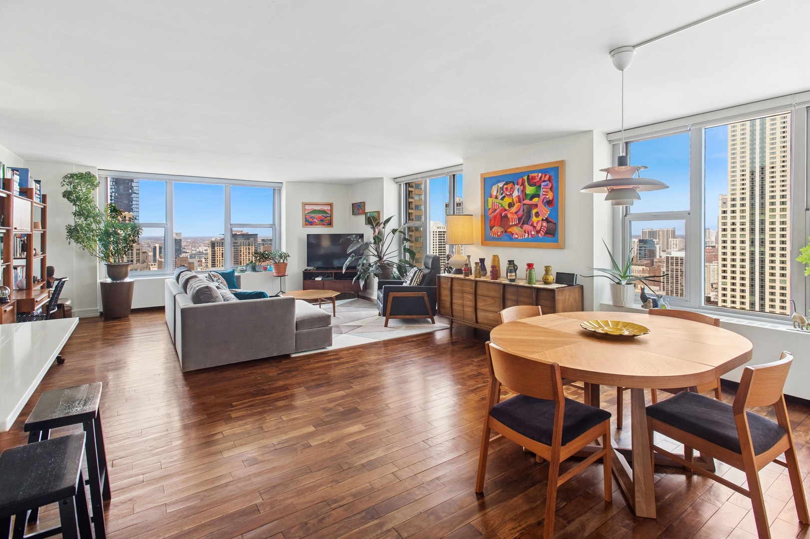 777 N Michigan Avenue Unit: 3701