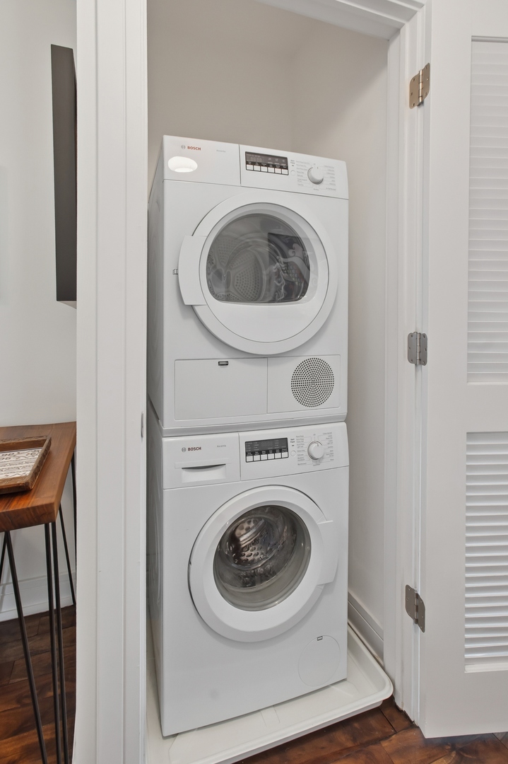 777 N Michigan Avenue Unit: 3701