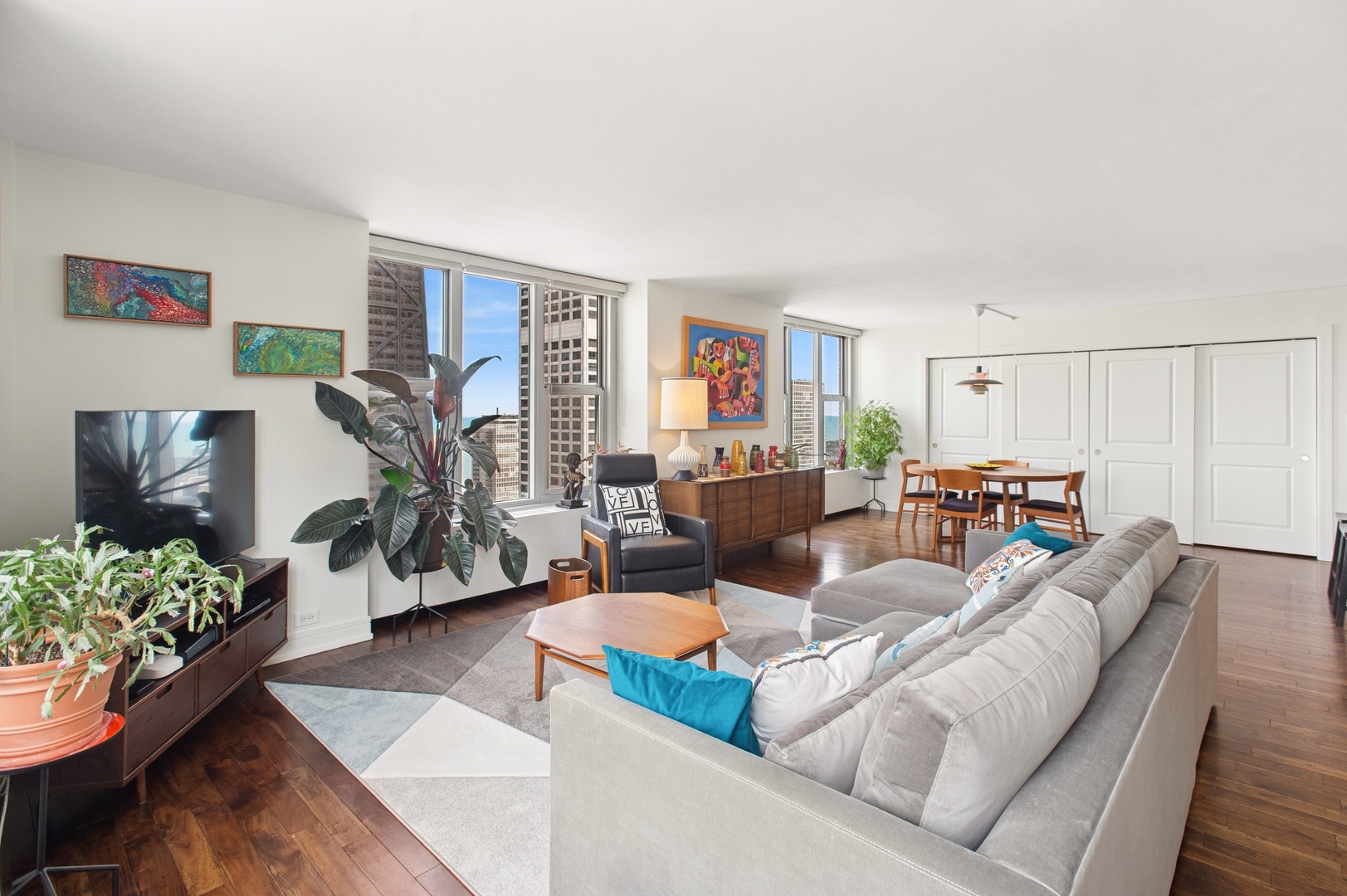 777 N Michigan Avenue Unit: 3701