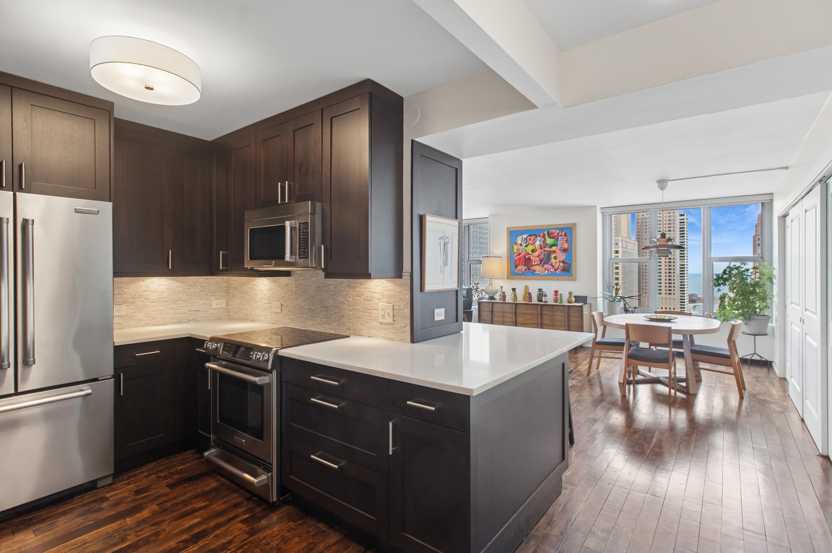 777 N Michigan Avenue Unit: 3701
