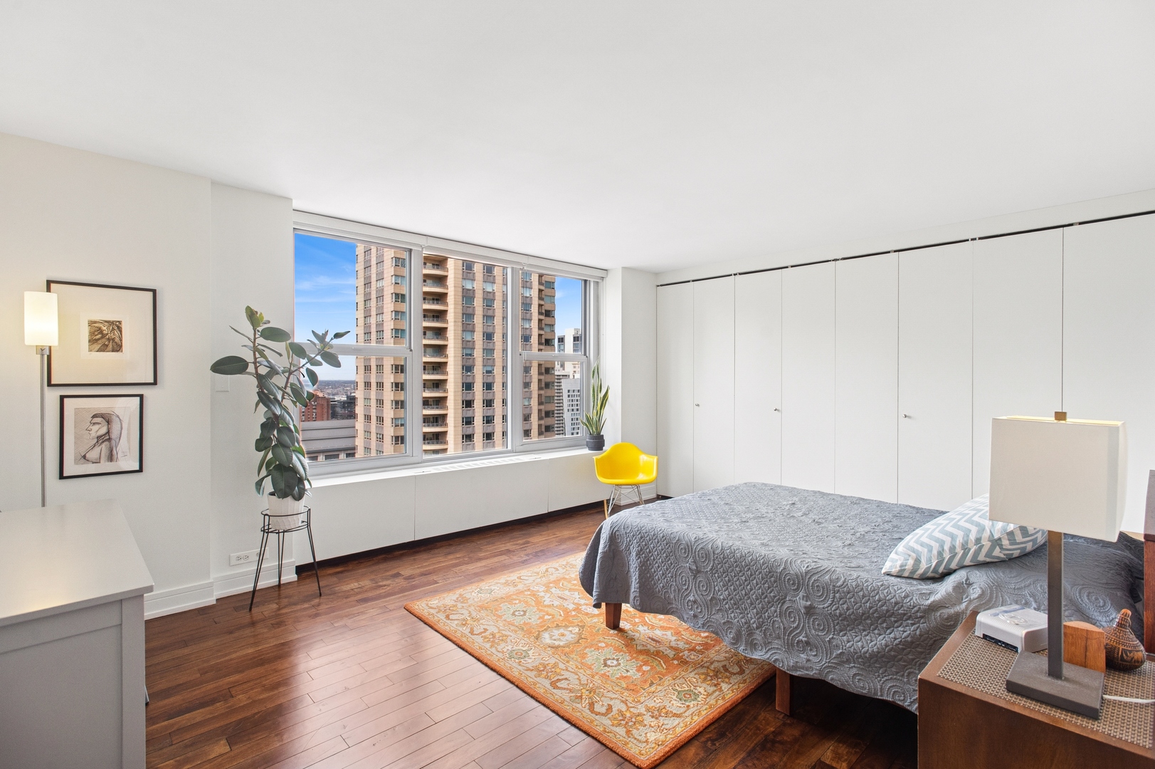 777 N Michigan Avenue Unit: 3701